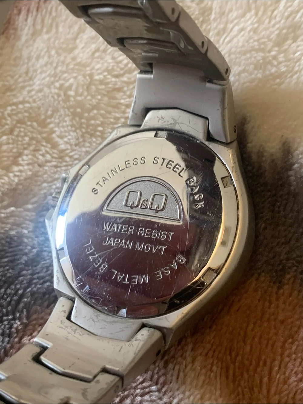 Q&Q Base Metal Bezel Watch